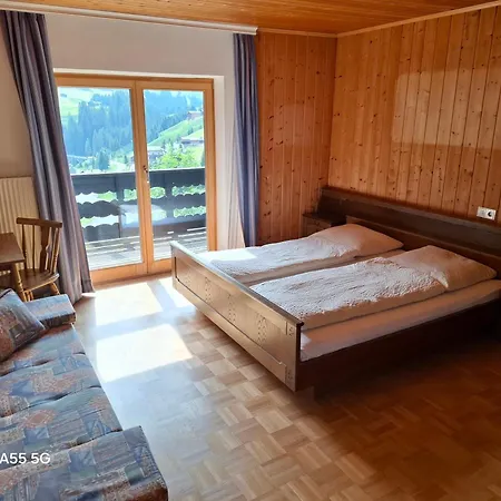 شقة Haus Mooswald Lechleiten