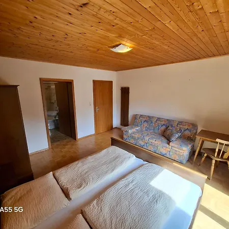 Haus Mooswald شقة